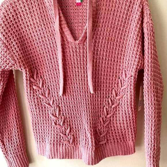 - No Boundaries Juniors lace Up Pullover Size L - Picture 3 of 9